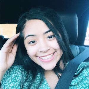 Meet your Posher, Alexis